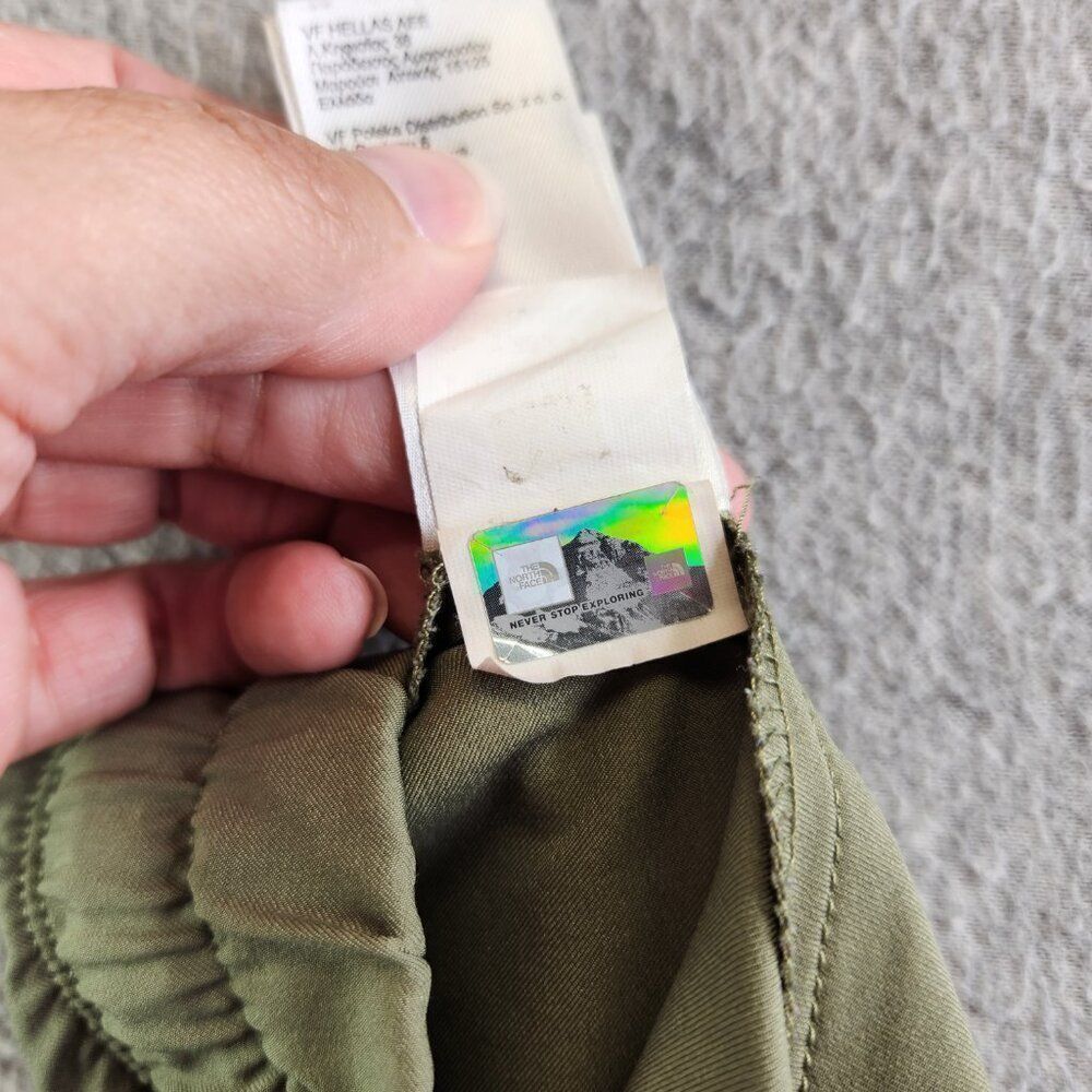 The North Face Shorts Womens M Green Class V Hiking Trails Trekking Climbing - Picture 13 of 15